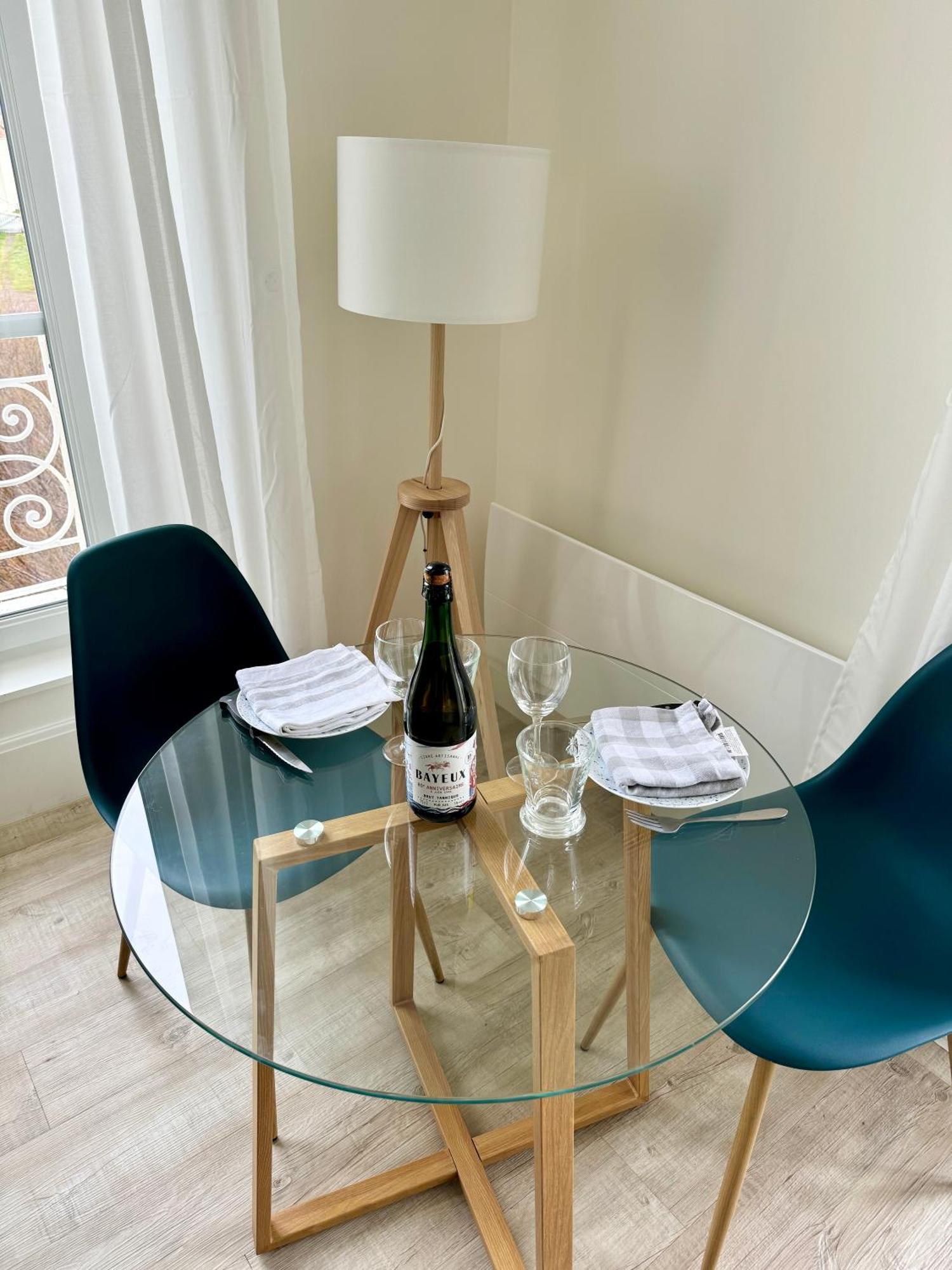 Sunny Apt On D-Day Beach With Parking Saint-Côme-de-Fresné Exterior foto