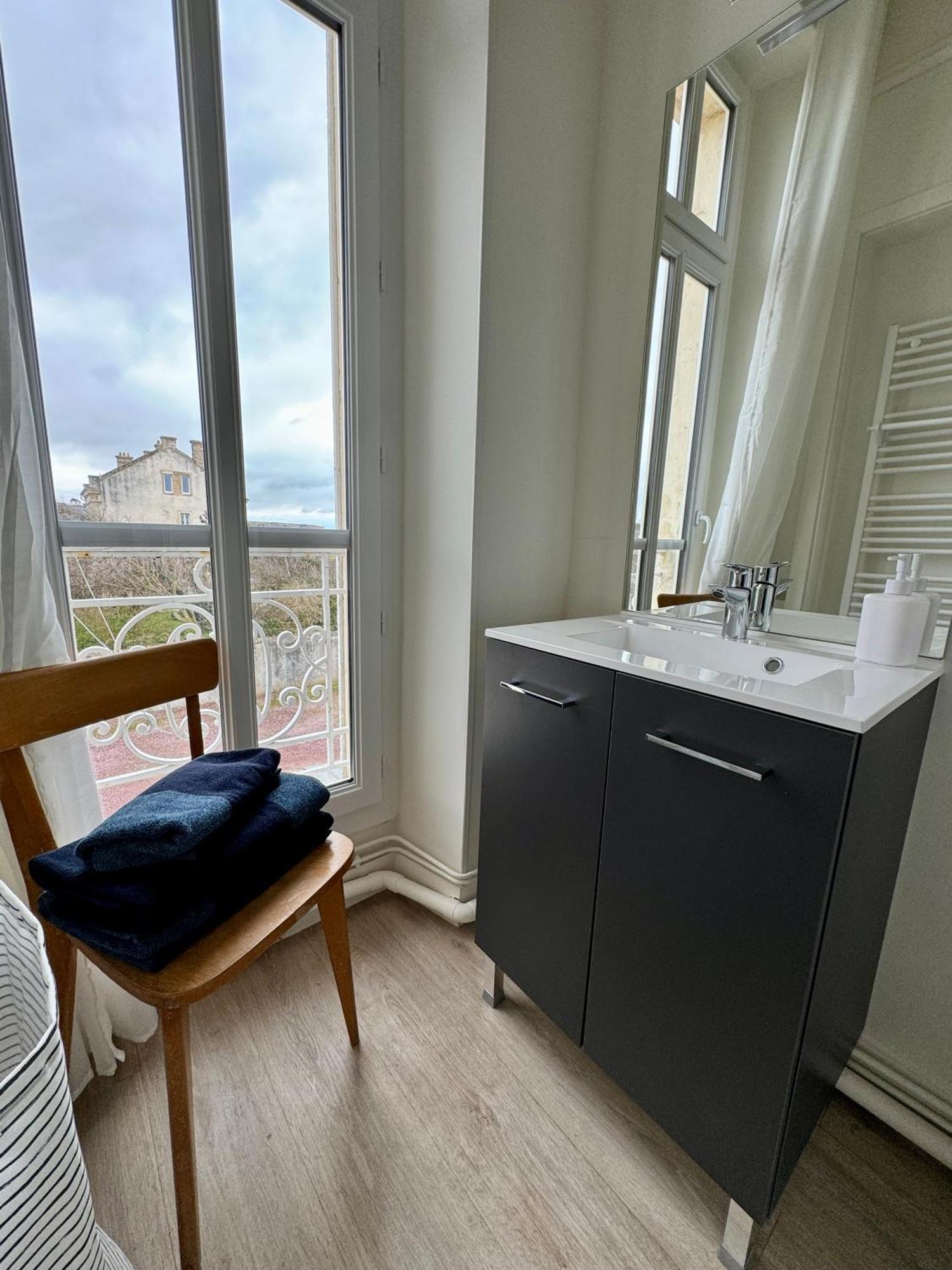 Sunny Apt On D-Day Beach With Parking Saint-Côme-de-Fresné Exterior foto
